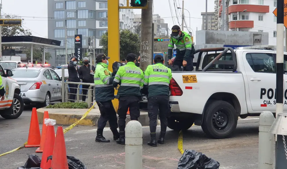 Una testigo aseguró que los buses de la empresa Chama siempre se pasan la luz roja. Foto: María Pía Ponce / URPI - LR