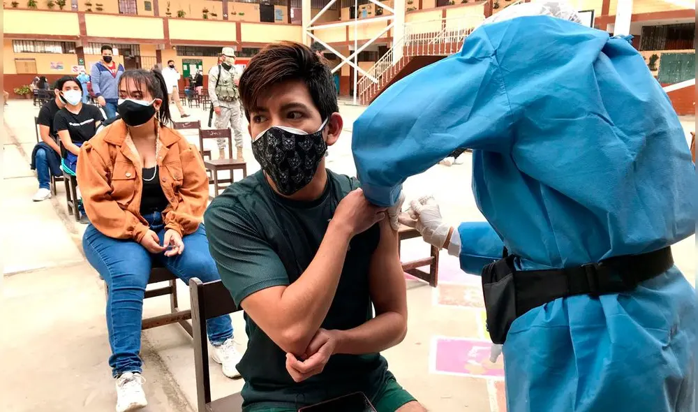 Ocho vacunatorios en la región funcionarán hasta la media noche durante esta semana. Foto: Geresa