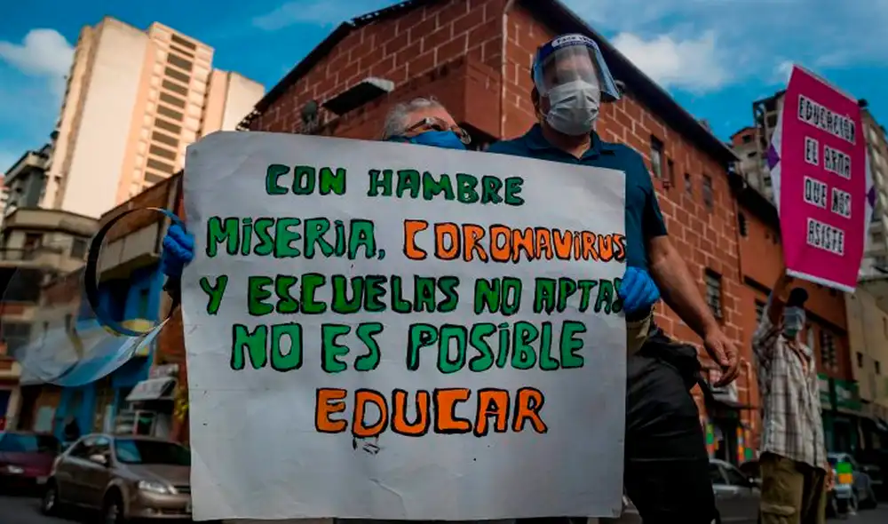 Grupos de maestros venezolanos protestaron contra el reinicio de las clases por la falta de medidas de bioseguridad. Foto: EFE
