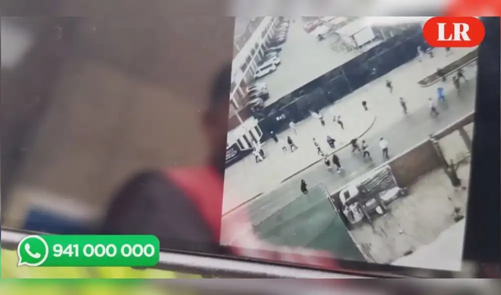 Hinchas de Alianza Lima se enfrentaron afuera de Matute. Foto: La República Hinchas de Alianza Lima se enfrentaron afuera de Matute. Foto: La República