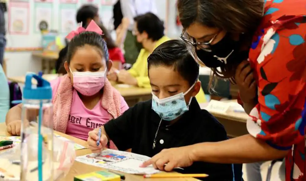 ¿Ya estamos preparados para las clases presenciales en las escuelas y universidades? Los planes de vacunación y distanciamiento social son indispensables. Foto: referencial / News Agency / Picture Alliance