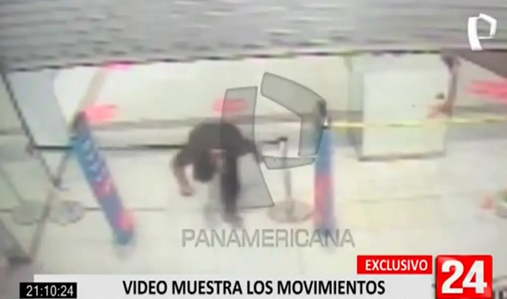 Cámaras de seguridad captaron a ciudadano ingresar a tienda por debajo de valla de seguridad. Foto: captura Panamericana TV Cámaras de seguridad captaron a ciudadano ingresar a tienda por debajo de valla de seguridad. Foto: captura Panamericana TV