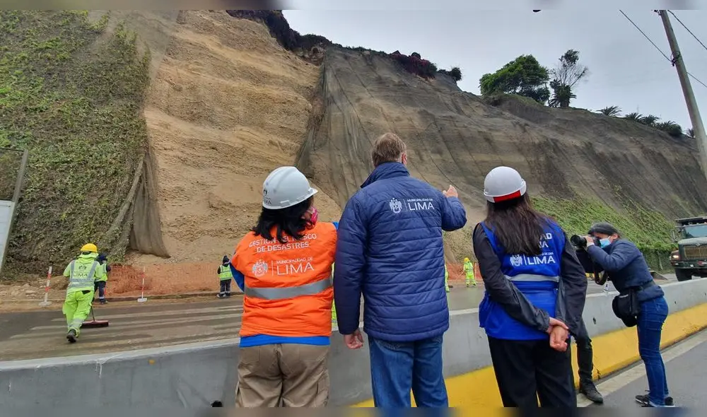 El alcalde precisó que se priorizó el trabajo para que puedan acudir a vacunarse; no obstante, pidió que busquen otra vía. Foto: María Pía Ponce / URPI-LR El alcalde precisó que se priorizó el trabajo para que puedan acudir a vacunarse; no obstante, pidió que busquen otra vía. Foto: María Pía Ponce / URPI-LR