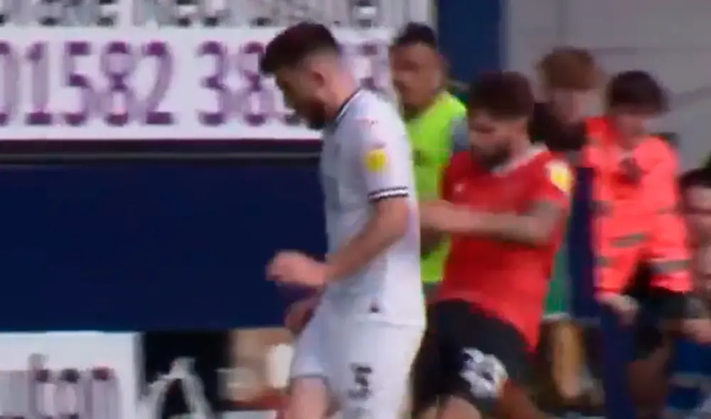 Así fue la terrible patada de Henri Lansbury. Foto: captura SkySports Así fue la terrible patada de Henri Lansbury. Foto: captura SkySports