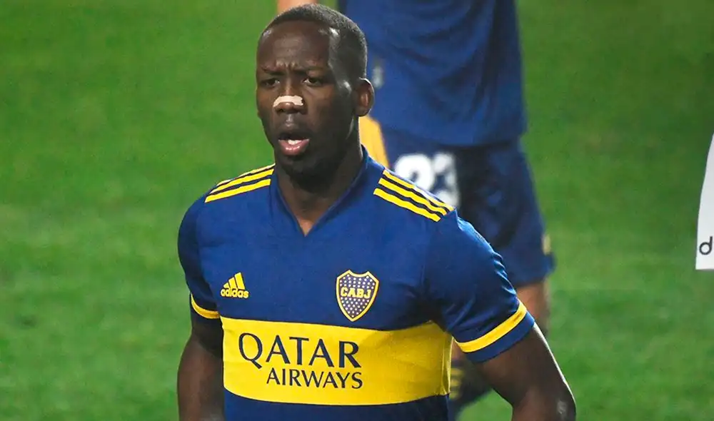 Luis Advíncula jugó todo el partido entre Boca Juniors y Tucumán por la Liga de Argentina. Foto: Twitter TNT Sports Luis Advíncula jugó todo el partido entre Boca Juniors y Tucumán por la Liga de Argentina. Foto: Twitter TNT Sports