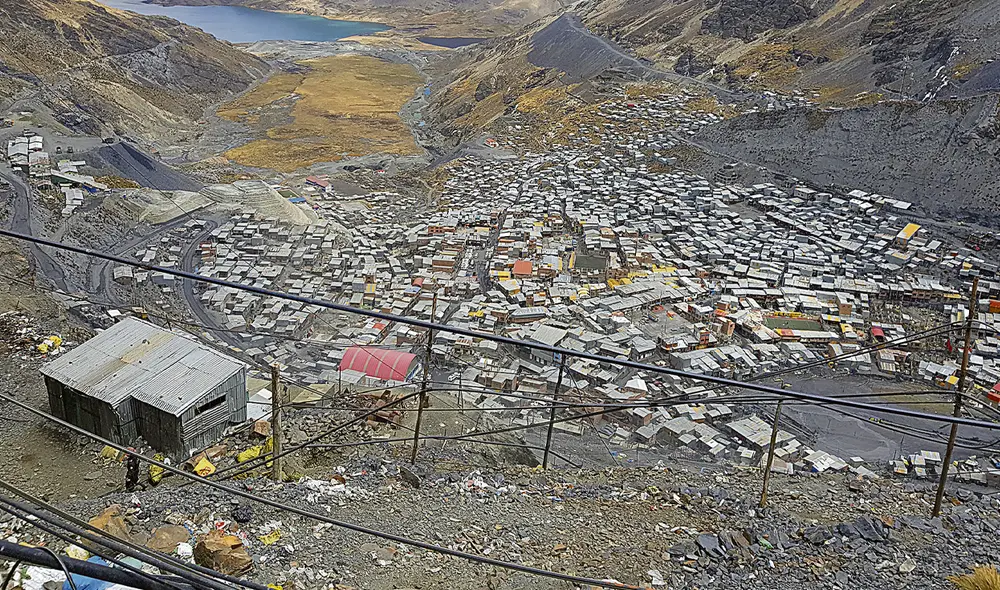 En Puno. El poblado se localiza a 5 mil metros, cerca a la frontera con Bolivia. La minería informal es su principal actividad. Foto: Liubomir Fernández / La República En Puno. El poblado se localiza a 5 mil metros, cerca a la frontera con Bolivia. La minería informal es su principal actividad. Foto: Liubomir Fernández / La República