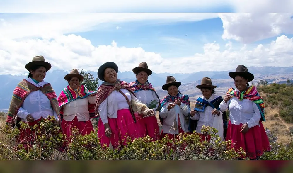 Ellas son las mejores guías para el circuito por la ruta del apu Marway: Fotografía: Karen Espejo Ellas son las mejores guías para el circuito por la ruta del apu Marway: Fotografía: Karen Espejo