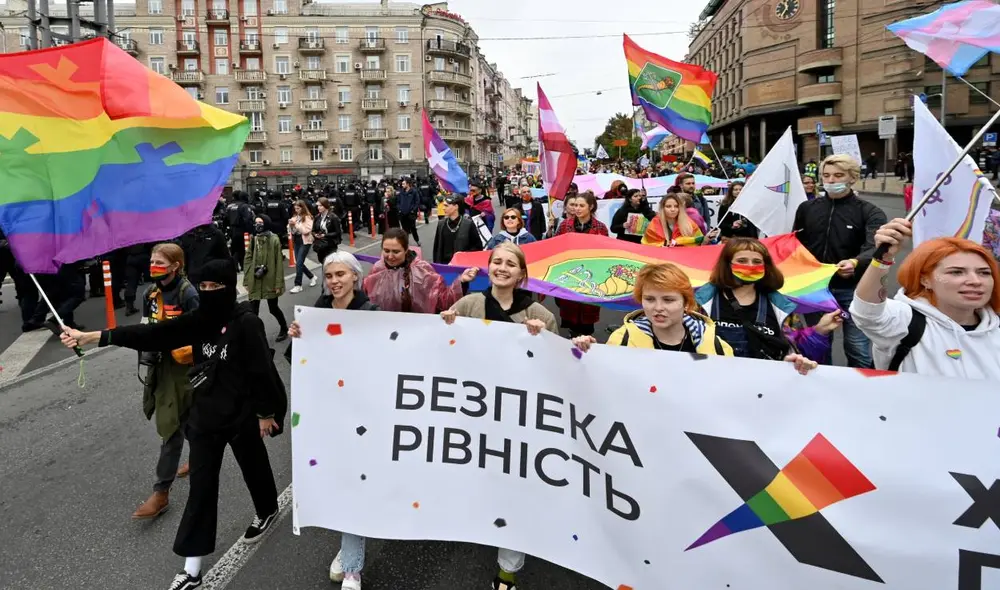 Otro de los grupos que también acudieron a la marcha fue la ONG Soldados LGBT ucranianos por la igualdad de derechos. Foto: AFP Otro de los grupos que también acudieron a la marcha fue la ONG Soldados LGBT ucranianos por la igualdad de derechos. Foto: AFP