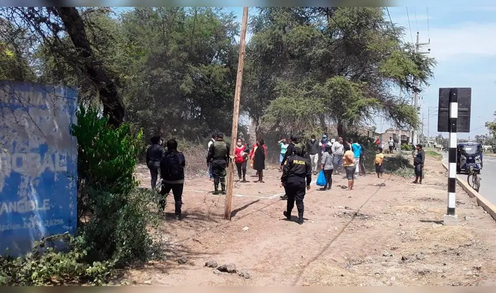 Arqueólogos y PNP constataron invasión de Huaca El Algarrobal en Pucalá. Foto: Museo Tumbas Reales de Sipán. Arqueólogos y PNP constataron invasión de Huaca El Algarrobal en Pucalá. Foto: Museo Tumbas Reales de Sipán.
