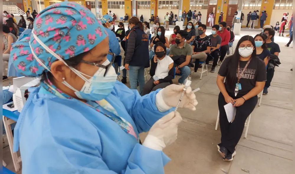 Conoce cuándo inicia la fecha de vacunación para los 23 y 24 años en Lima Metropolitana y Callao. Foto: La República