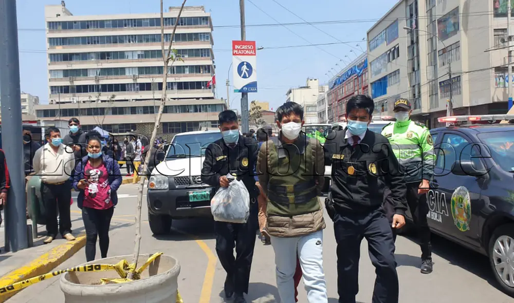 Agentes de seguridad que participaron en la intervención a Alex Gensollen fueron trasladados enmarrocados y bajo fuerte resguardo policial. Foto: María Pía Ponce / URPI - LR