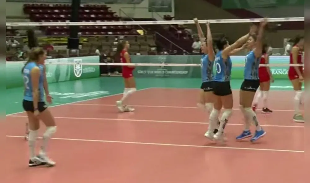 Argentina derrotó 3-1 a Bulgaria en la primera fecha del Mundial Femenino sub-18 de Voleibol. Foto: captura Volleyball World Argentina derrotó 3-1 a Bulgaria en la primera fecha del Mundial Femenino sub-18 de Voleibol. Foto: captura Volleyball World