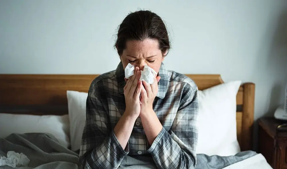 Algunos síntomas de COVID-19 en vacunados suelen ser diferentes a los que padecen no vacunados. Foto referencial: Rawpixel
