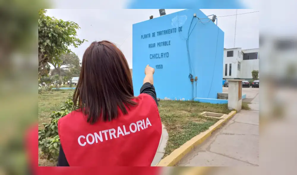 Los técnicos de la Contraloría inspeccionaron la obra de saneamiento en el pueblo joven Villa Hermosa. Foto: Contraloría