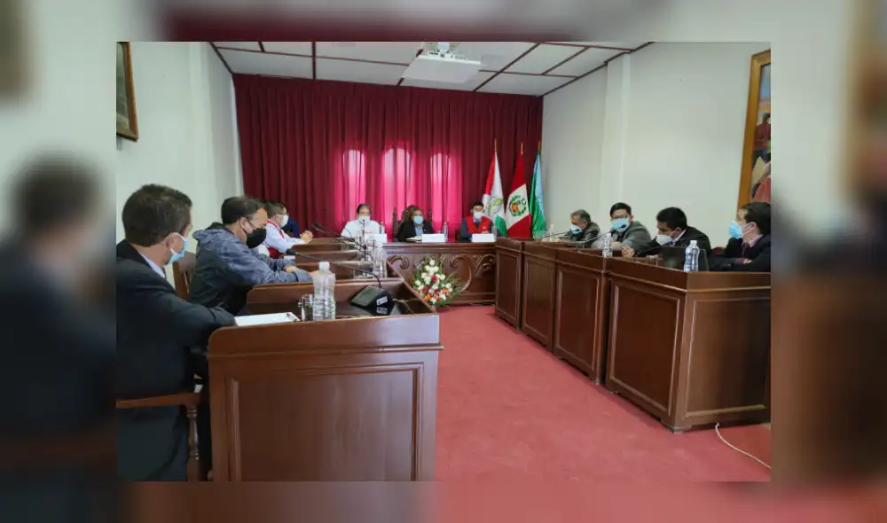 Nelson Shack explicó a las autoridades la importancia del control concurrente en obras. Foto: Contraloría Nelson Shack explicó a las autoridades la importancia del control concurrente en obras. Foto: Contraloría