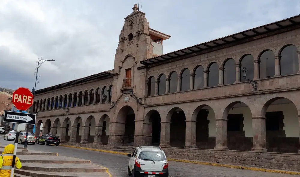 Esta situación podría poner en riesgo la validez de los documentos que emitan dichos funcionarios de la comuna cusqueña. Foto: La República