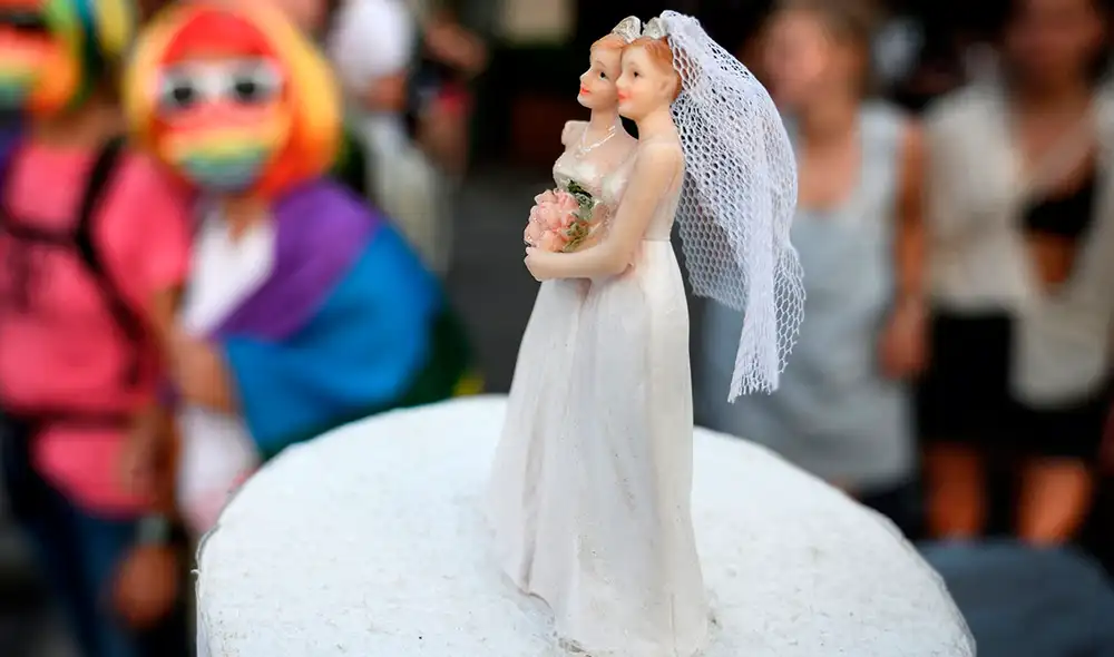 Los ciudadanos suizos deben votar el 26 de septiembre de 2021 para determinar si el derecho a contraer matrimonio debe extenderse a las parejas del mismo sexo o no. Foto: AFP