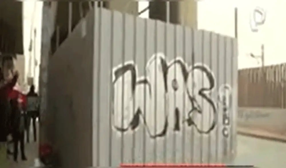 Vecinos piden al Metro de Lima que habiliten los puentes. Foto: captura / Panamericana Vecinos piden al Metro de Lima que habiliten los puentes. Foto: captura / Panamericana