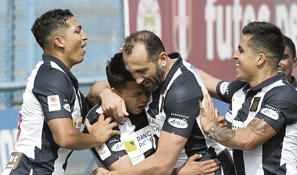 Unión. La celebración del plantel tras el tanto de Concha, que finalmente les dio la victoria a los íntimos para seguir en la cima. Foto: difusión Unión. La celebración del plantel tras el tanto de Concha, que finalmente les dio la victoria a los íntimos para seguir en la cima. Foto: difusión