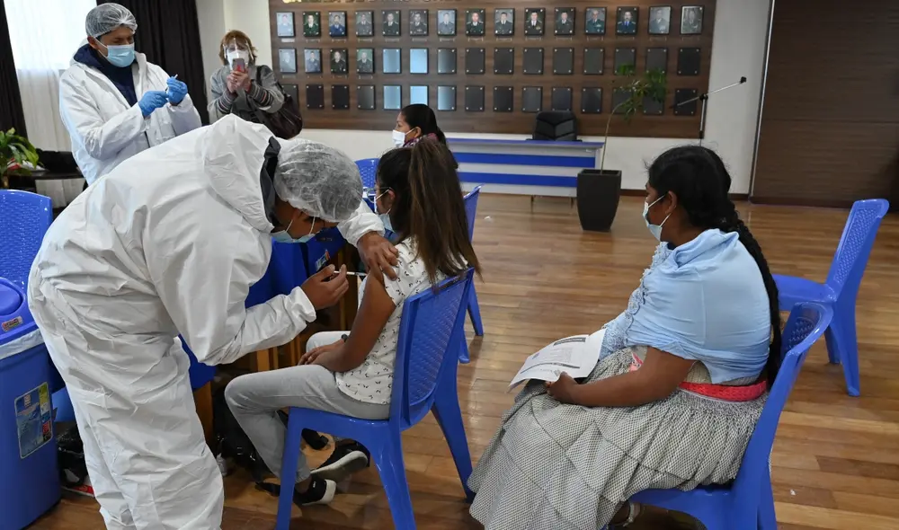 A inicios de agosto, llegaron a Latinoamérica los primeros lotes de vacunas donados por España. Foto: AFP A inicios de agosto, llegaron a Latinoamérica los primeros lotes de vacunas donados por España. Foto: AFP