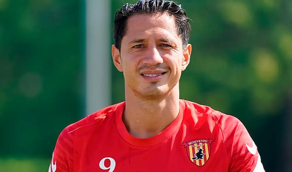 Gianluca Lapadula decidió quedarse en el Benevento y disputar la Serie B. Foto: Prensa Benevento
