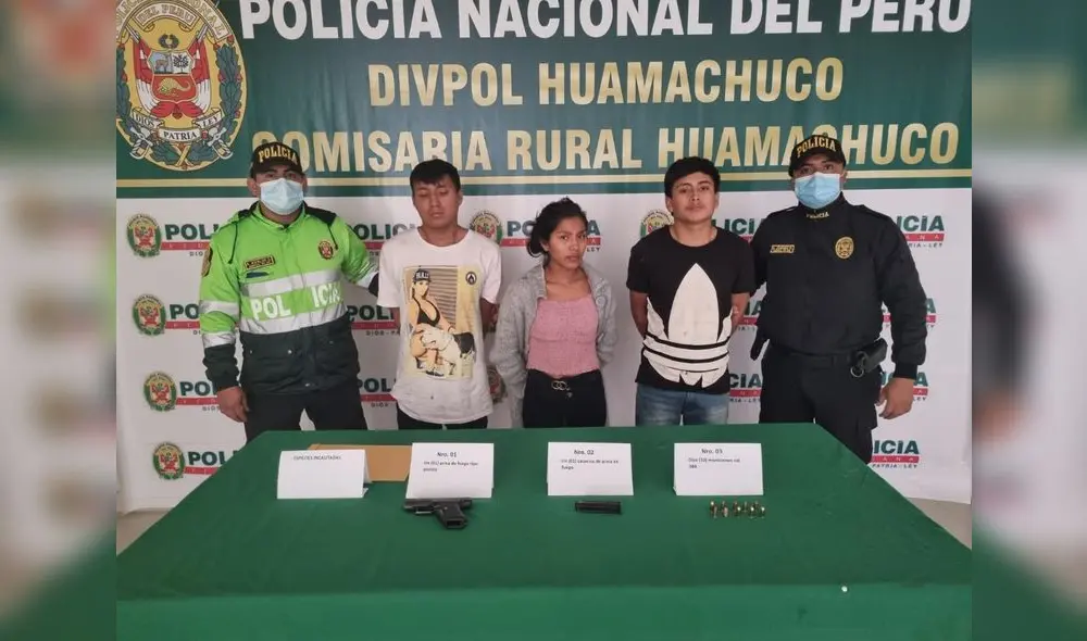 Trío de personas que trataron de escapar al notar a la Policía. Foto: PNP Trío de personas que trataron de escapar al notar a la Policía. Foto: PNP