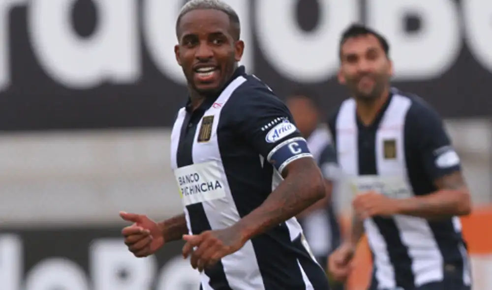 Jefferson Farfán es elemento de recambio en el esquema de Bustos. Foto: FPF