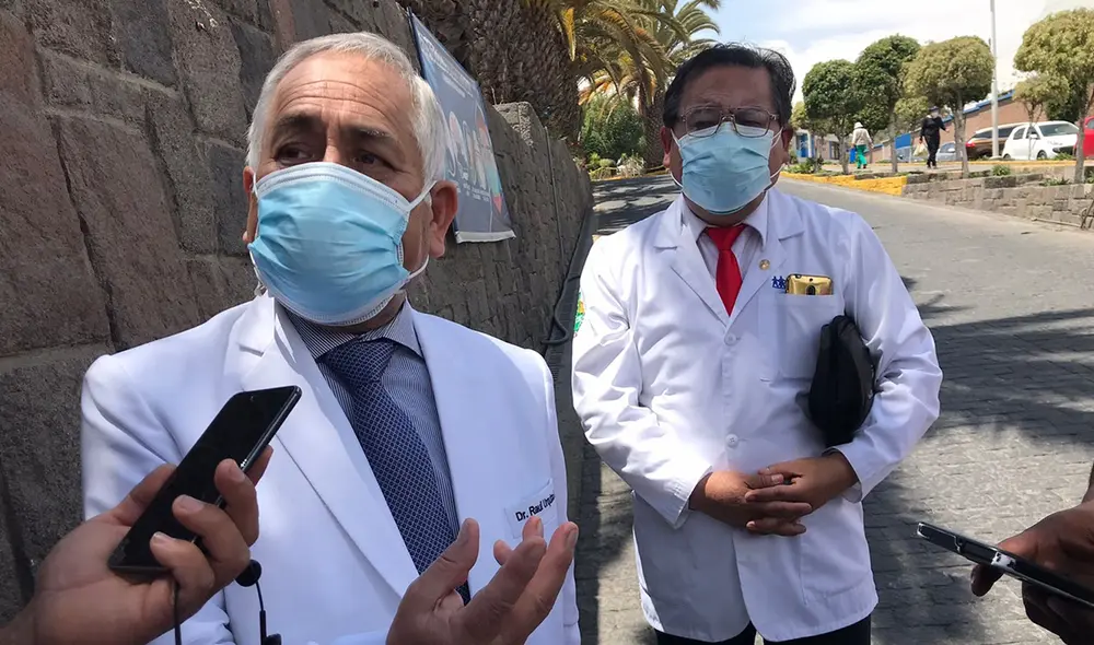 Los médicos señalan que algunos de sus colegas están en situación crítica pese a tener las dos dosis. Foto: Oswald Charca/La República