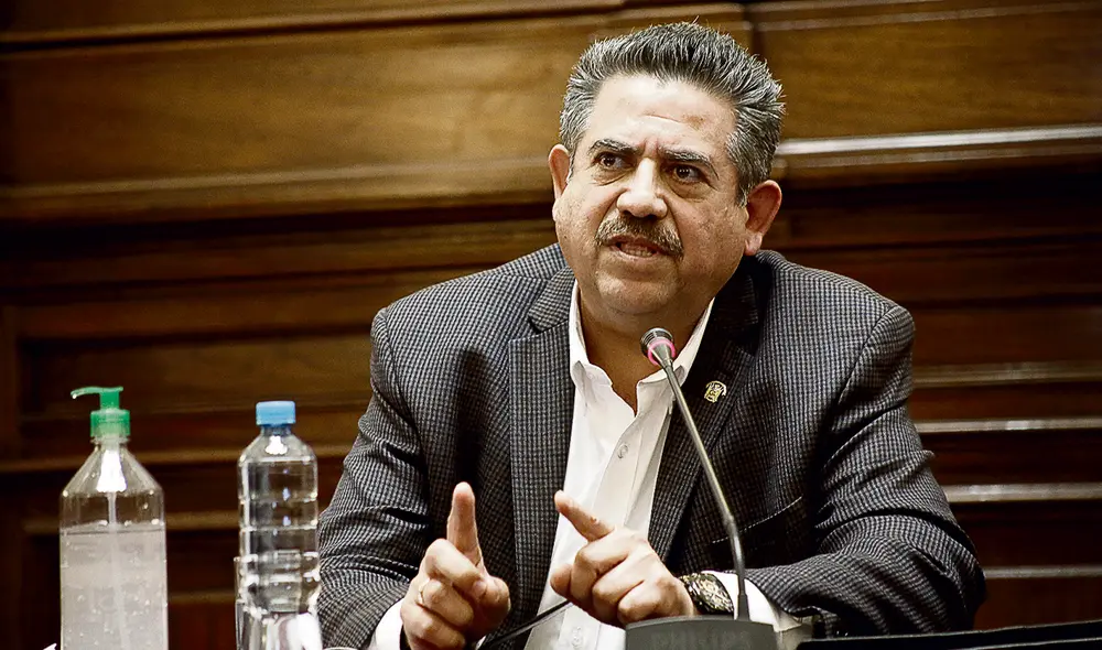 Excesos. Merino de Lama ejerció el poder seis días y lo dejó presionado por la calle. Ahora quiere una pensión de por vida. Foto: