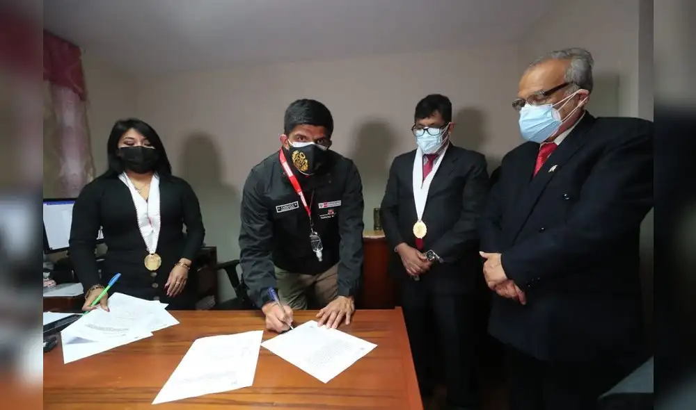 "Desde el Ministerio del Interior estaremos atentos para seguir dando tranquilidad y bienestar al país”, añadió Carrasco Millones. Foto: Twitter Juan Carrasco