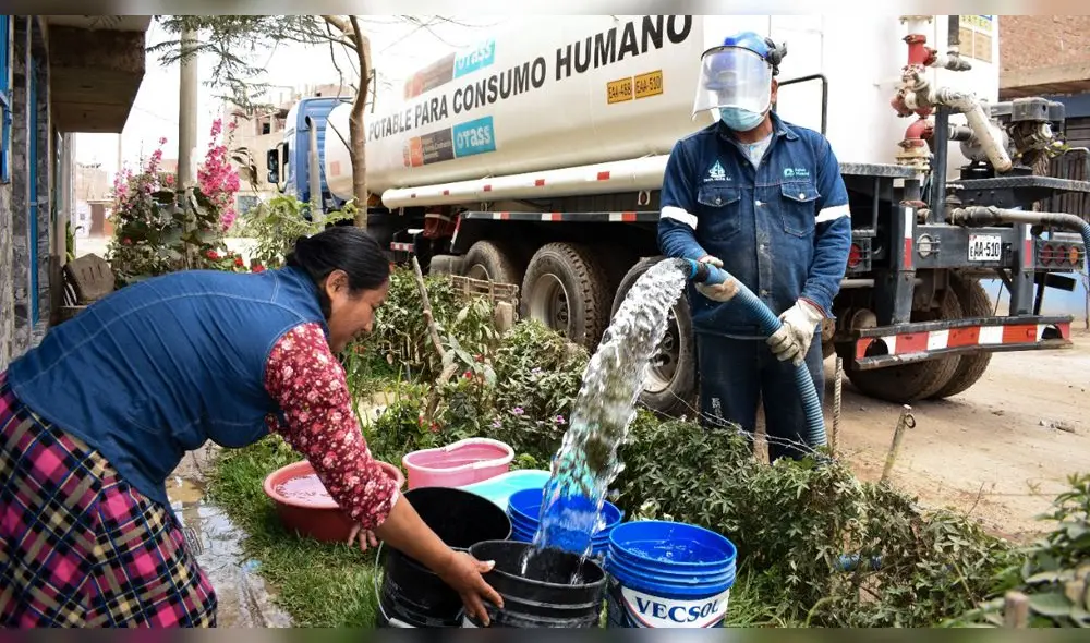 En camiones cisterna abastecerán gratuitamente agua potable a pobladores del norte. Foto: OTASS