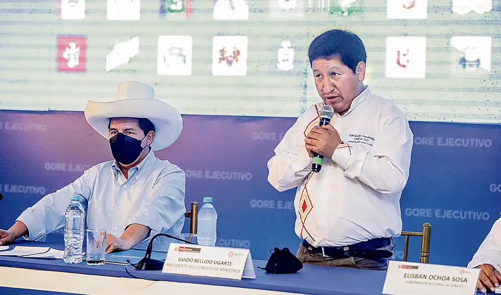 Cercanos. Castillo y Bellido aparecieron juntos ayer durante la clausura del GORE Ejecutivo realizado en Iquitos, como si nada hubiera pasado. Foto: difusión Cercanos. Castillo y Bellido aparecieron juntos ayer durante la clausura del GORE Ejecutivo realizado en Iquitos, como si nada hubiera pasado. Foto: difusión