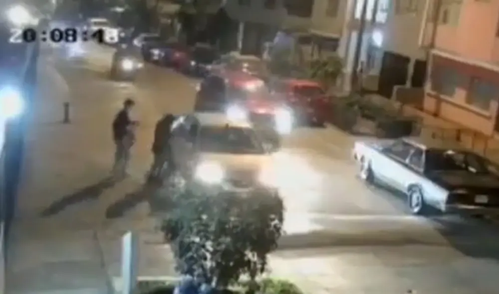 Sujeto fue capturado luego de su fechoría en el Rímac. Foto: América Noticias Sujeto fue capturado luego de su fechoría en el Rímac. Foto: América Noticias