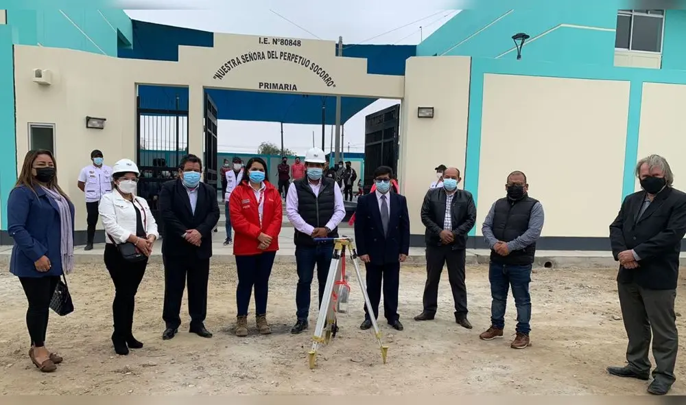 Representantes de la ARCC y autoridades de Huanchaco inauguraron reconstrucción de colegio. Foto: ARCC