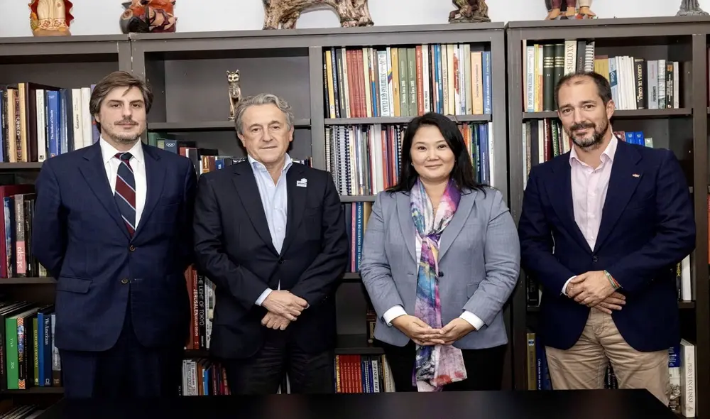Keiko Fujimori durante su encuentro en Lima con la delegación de Vox. Foto: @KeikoFujimori/Twitter