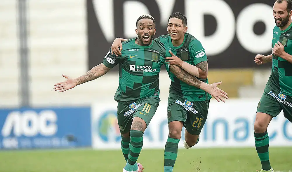 Felicidad. Farfán celebra su gol por todo lo alto. La ‘Foquita’ estará mañana en la práctica de la ‘Bicolor’, junto al resto de convocados del torneo local. Foto: difusión