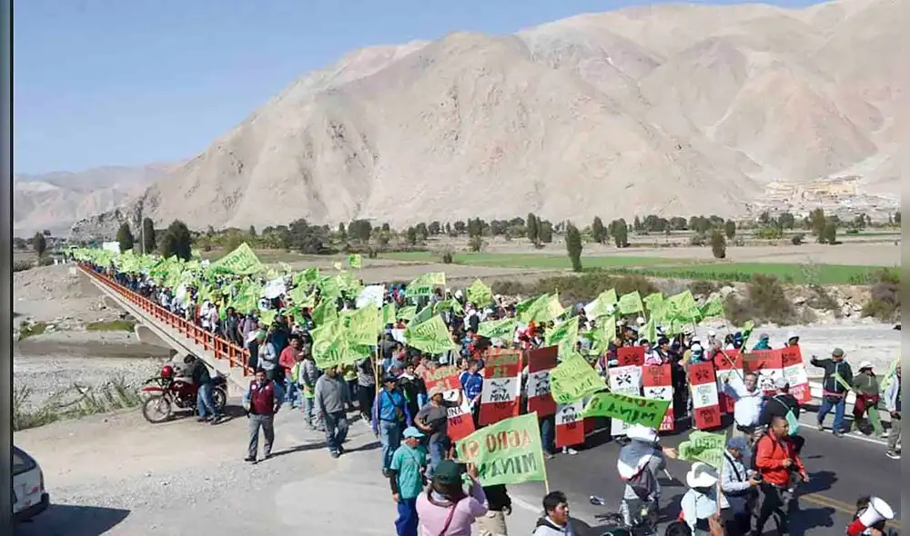 Conflicto. Proyecto minero Tía María provocó el rechazo de un sector de agricultores. Temen por la contaminación de sus cultivos con actividad minera. Conflicto. Proyecto minero Tía María provocó el rechazo de un sector de agricultores. Temen por la contaminación de sus cultivos con actividad minera.