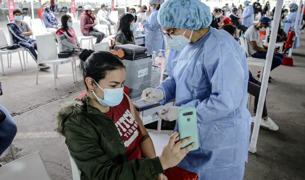 Minsa autorizó vacunación de nuevo grupo etario. Foto: John Reyes /La República
