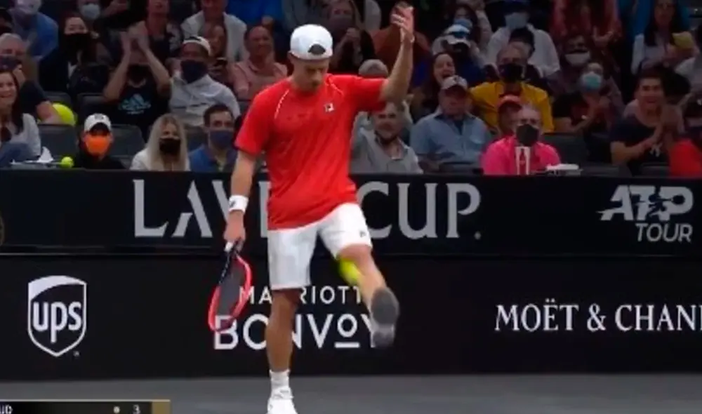 Diego Schwartzman hizo 'jueguitos' con la pelota de tenis durante la Laver Cup. Foto: captura ESPN Diego Schwartzman hizo 'jueguitos' con la pelota de tenis durante la Laver Cup. Foto: captura ESPN