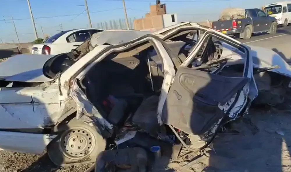 El vehículo en el que se transportaban seis personas llevó la peor parte. Foto: Captura video CRD Noticias La Joya El vehículo en el que se transportaban seis personas llevó la peor parte. Foto: Captura video CRD Noticias La Joya