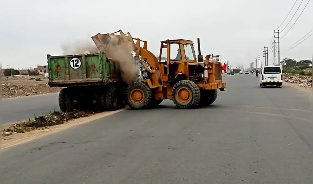 Labores de limpieza pública iniciaron cerca de las 6.00 a. m. Foto: Municipalidad Distrital de La Victoria.