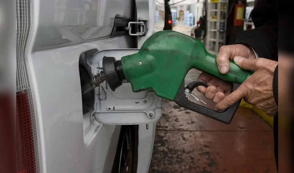 A inicio de la semana el precio de la gasolina ha tenido una leve disminución. Foto: EFE A inicio de la semana el precio de la gasolina ha tenido una leve disminución. Foto: EFE