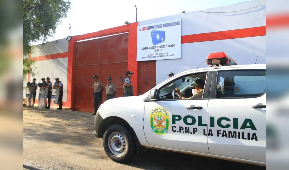 Tras fallo del Poder Judicial los adolescentes fueron llevados al centro juvenil. Foto: La República Tras fallo del Poder Judicial los adolescentes fueron llevados al centro juvenil. Foto: La República