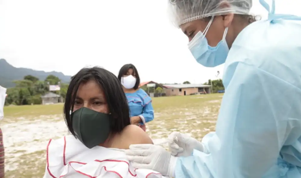 Veintidós finalizaron su proceso de inoculación con la segunda dosis. Foto: Minsa