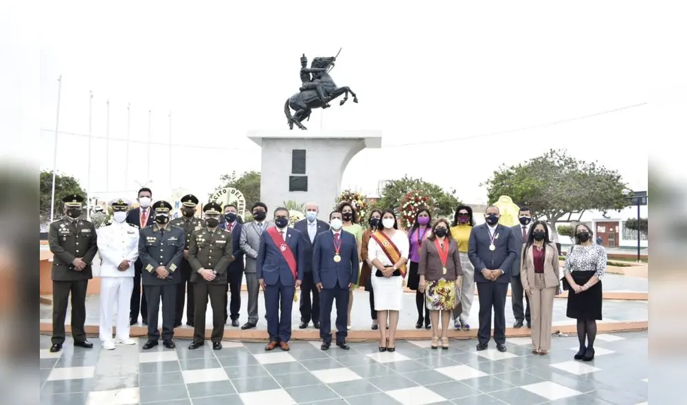 Autoridades regionales y locales rindieron homenaje a Andrés Rázuri. Foto: GRLL