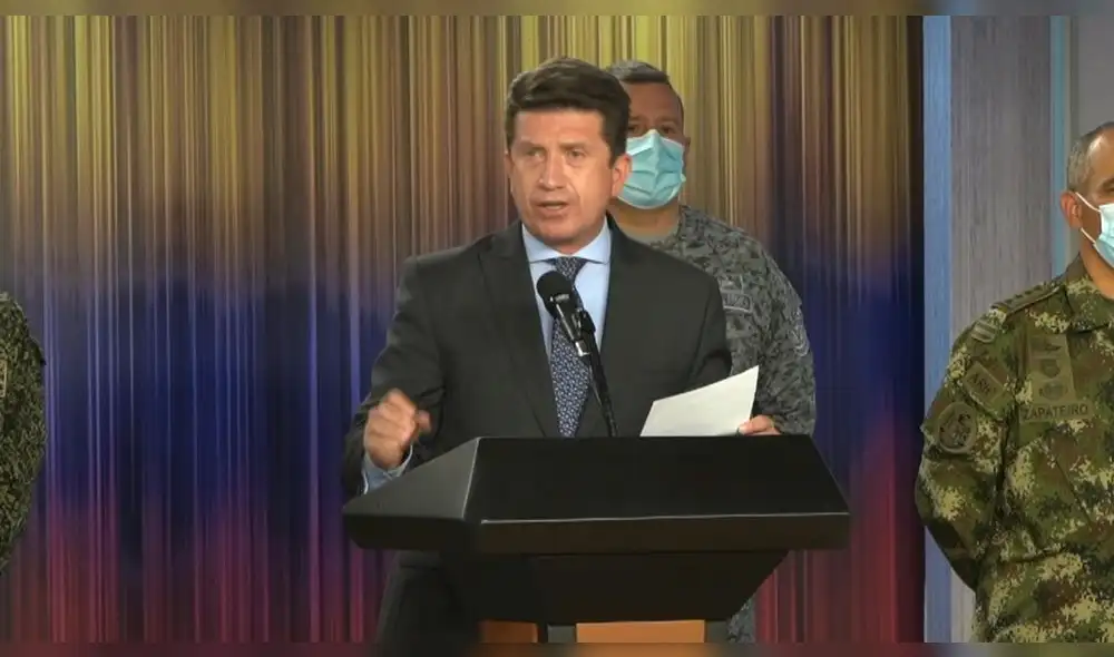 Diego Molano, ministro de Defensa de Colombia, precisó que el operativo se llevó a cabo mediante un bombardeo en la selva amazónica colombiana. Foto: AFP Diego Molano, ministro de Defensa de Colombia, precisó que el operativo se llevó a cabo mediante un bombardeo en la selva amazónica colombiana. Foto: AFP