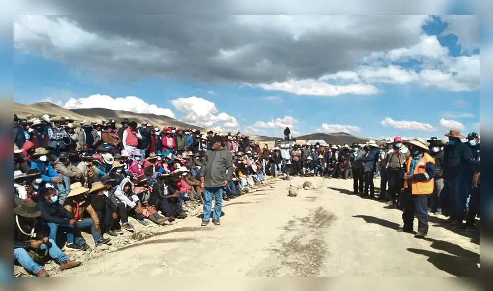 No ceden. Pobladores de Chumbivilcas seguirán con bloqueo de corredor minero del sur. No ceden. Pobladores de Chumbivilcas seguirán con bloqueo de corredor minero del sur.