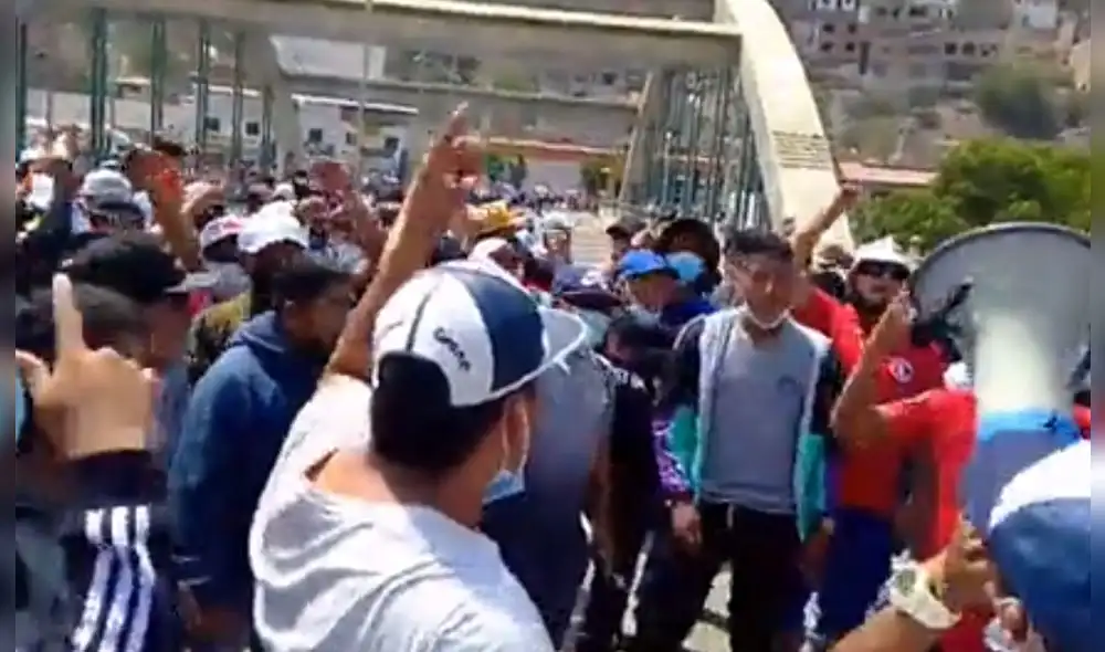 Manifestantes advirtieron que extenderían la medida de fuerza si no se escucha sus reclamos. Foto: captura video @johnsalbric