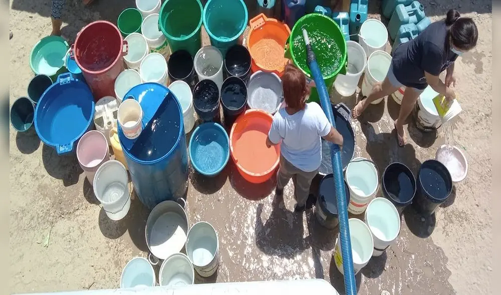 Cisternas llevarán agua potable a usuarios de la región Piura. Foto: La República Cisternas llevarán agua potable a usuarios de la región Piura. Foto: La República