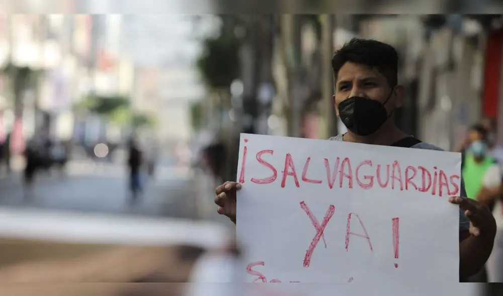 Gremios de Gamarra realizaron plantón en febrero pasado para exigir al Gobierno la aplicación de salvaguardias a prendas chinas. Foto: Jorge Cerdán / La República